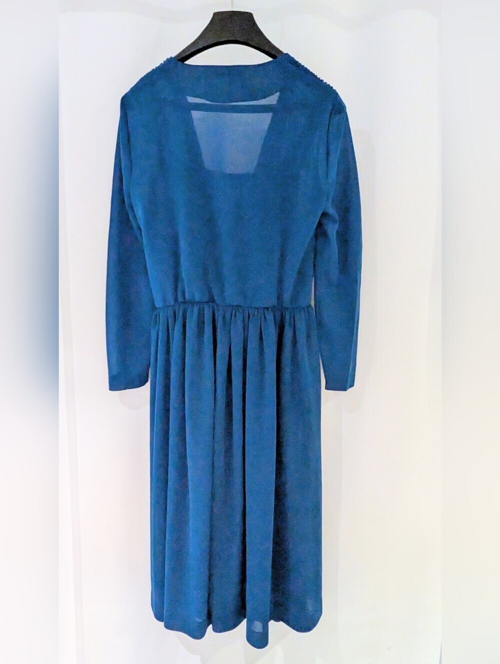 Elegant Deep Blue Long Sleeve V-Neck Midi Dress - Picture 4 of 8